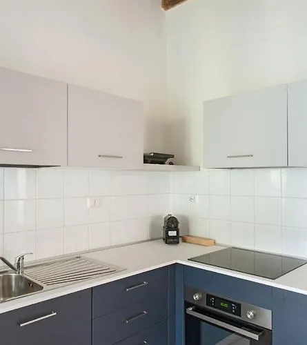 Apartment Levoasi 10 *